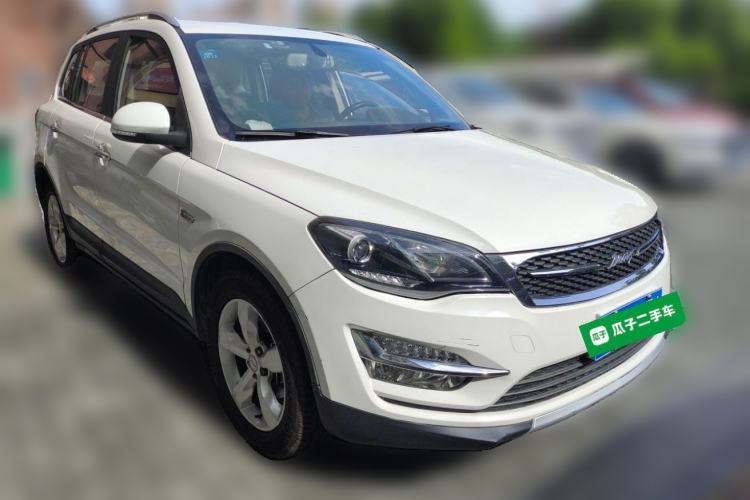 Used Zotye Domy X5 2015 1.5T CVT ZhiXian Model China IV Standard Front Right 45 Deg