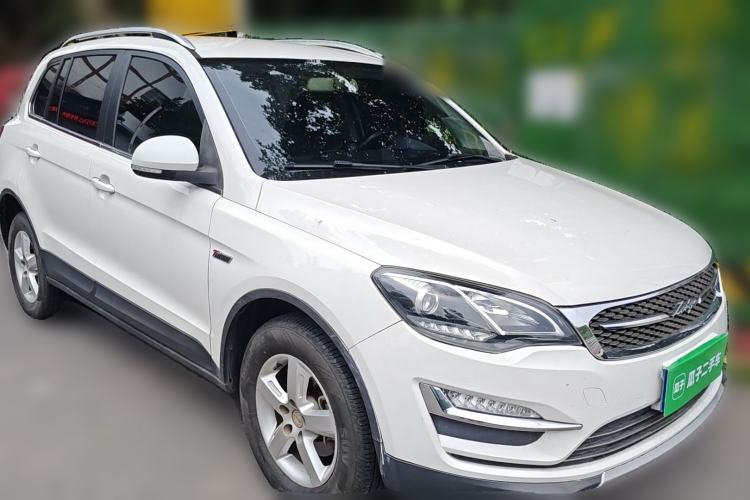 Used Zotye Domy X5 2015 1.5T Manual Luxury Version China IV Standard Front Right 45 Deg