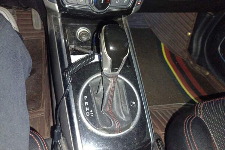 Used Zotye Domy X5 2015 1.5T CVT ZhiXian Trim China V Standard Gear Lever