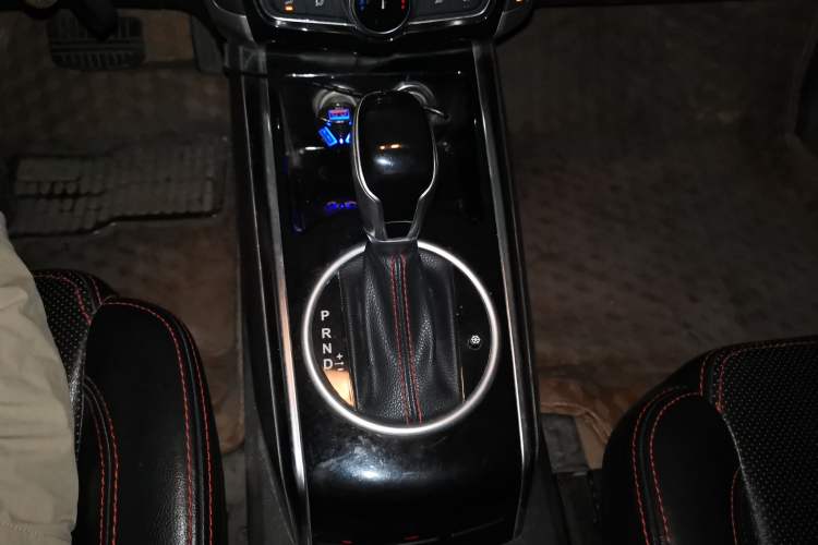 Used Zotye Domy X5 2015 1.5T CVT Landlord Model China IV Standard Gear Lever