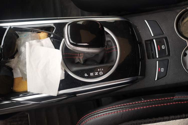 Used Zotye Domy X5 2015 1.5T CVT ZhiXian Trim China V Standard Gear Lever