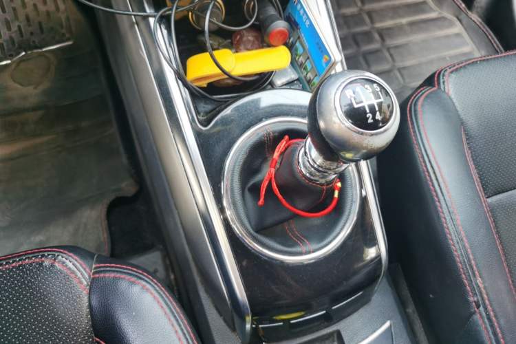 Used Zotye Domy X5 2015 1.5T Manual Luxury Version China IV Standard Gear Lever