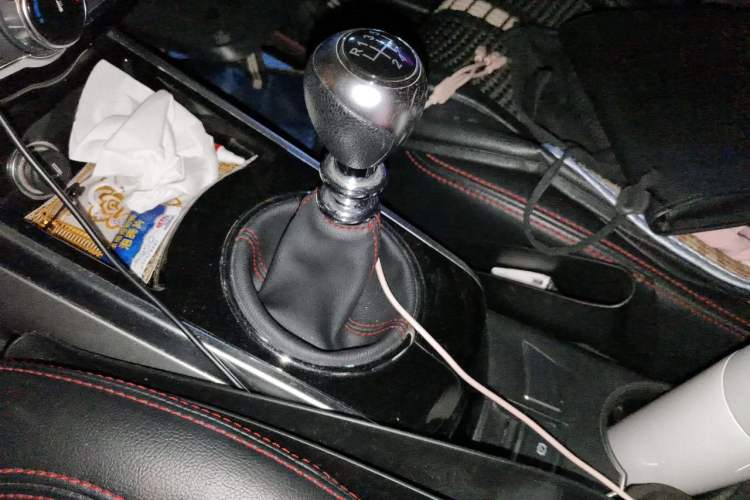 Used Zotye Domy X5 2015 1.5T Manual Luxury Version China IV Standard Gear Lever