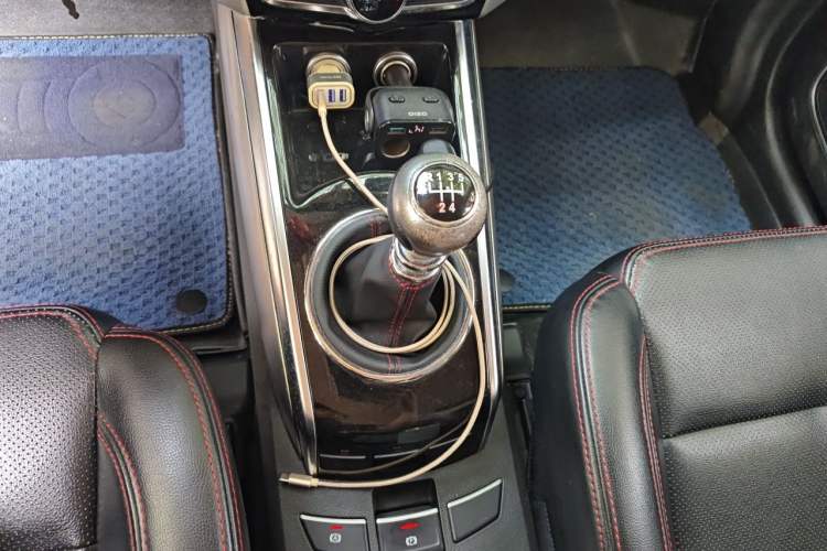 Used Zotye Domy X5 2015 1.5T Manual Luxury Version China IV Standard Gear Lever