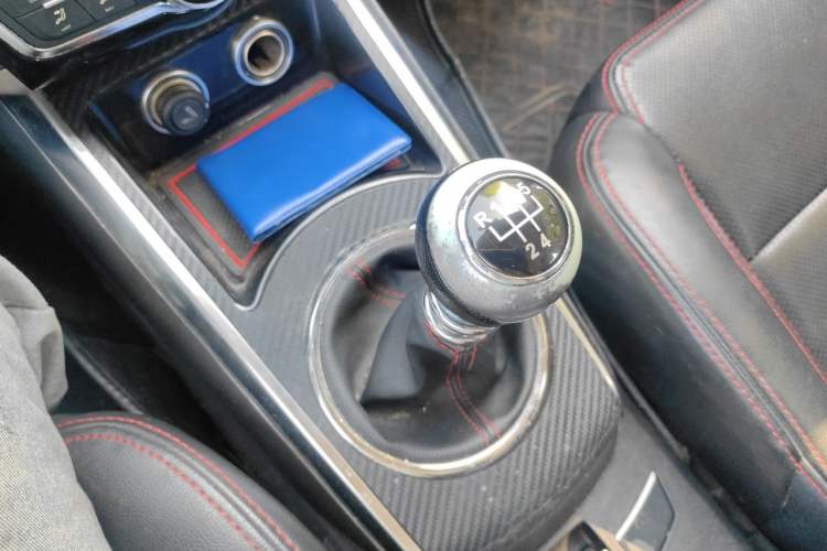 Used Zotye Domy X5 2015 1.5T Manual Luxury Version China IV Standard Gear Lever