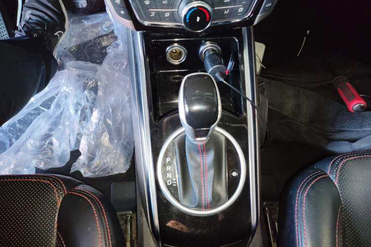 Used Zotye Domy X5 2015 1.5T CVT Landlord Model China IV Standard Gear Lever