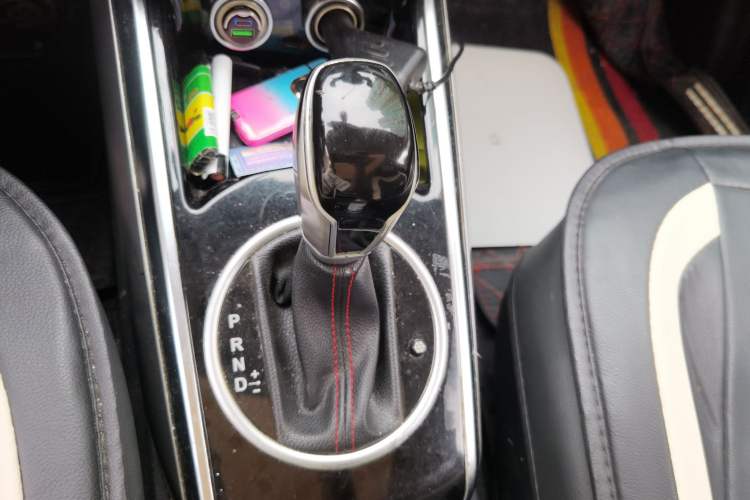 Used Zotye Domy X5 2015 1.5T CVT ZhiXian Model China IV Standard Gear Lever