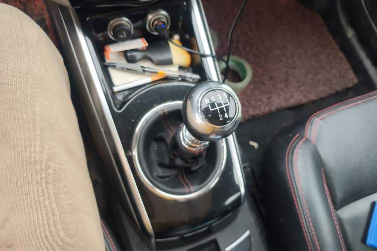 Used Zotye Domy X5 2015 1.5T Manual Luxury Version China IV Standard Gear Lever