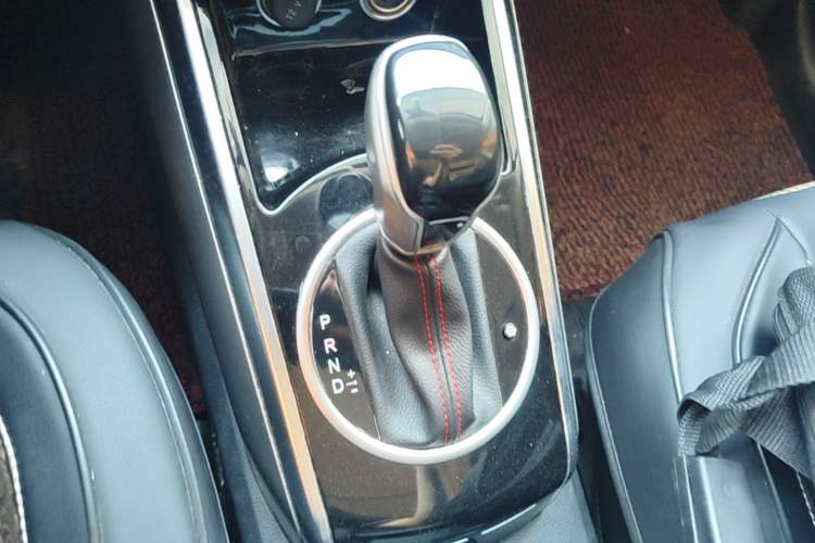 Used Zotye Domy X5 2015 1.5T CVT ZhiXian Trim China V Standard Gear Lever