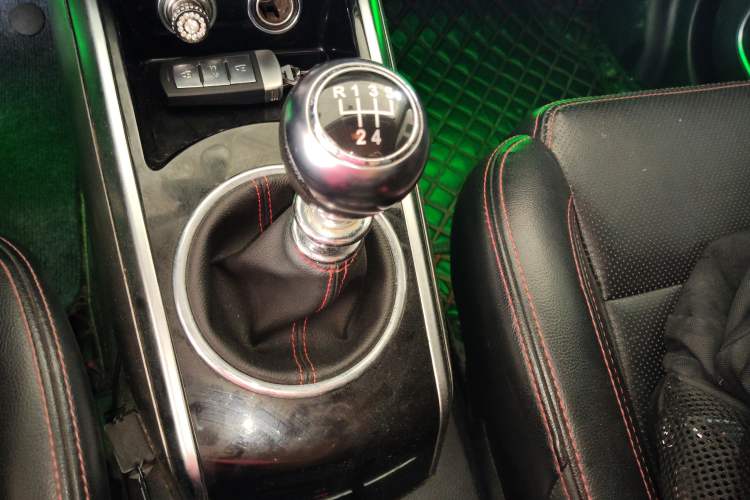 Used Zotye Domy X5 2015 1.5T Manual Luxury Version China IV Standard Gear Lever