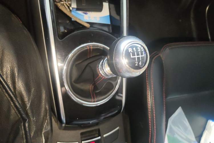 Used Zotye Domy X5 2015 1.5T Manual Luxury Version China IV Standard Gear Lever