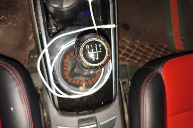 Used Zotye Domy X5 2015 1.5T Manual Elite Model China IV Standard Gear Lever