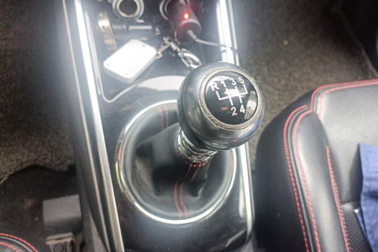 Used Zotye Domy X5 2015 1.5T Manual Luxury Version China IV Standard Gear Lever