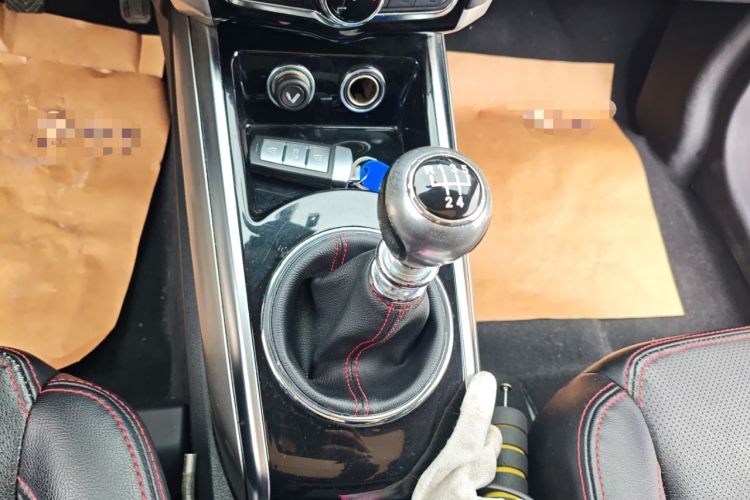 Used Zotye Domy X5 2015 1.5T Manual Luxury Version China IV Standard Gear Lever