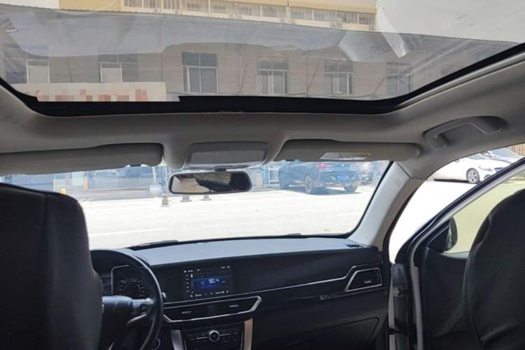Used Zotye Domy X5 2015 1.5T CVT ZhiXian Trim China V Standard Headliner