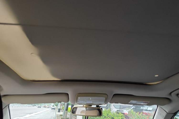 Used Zotye Domy X5 2015 1.5T Manual Luxury Version China IV Standard Headliner
