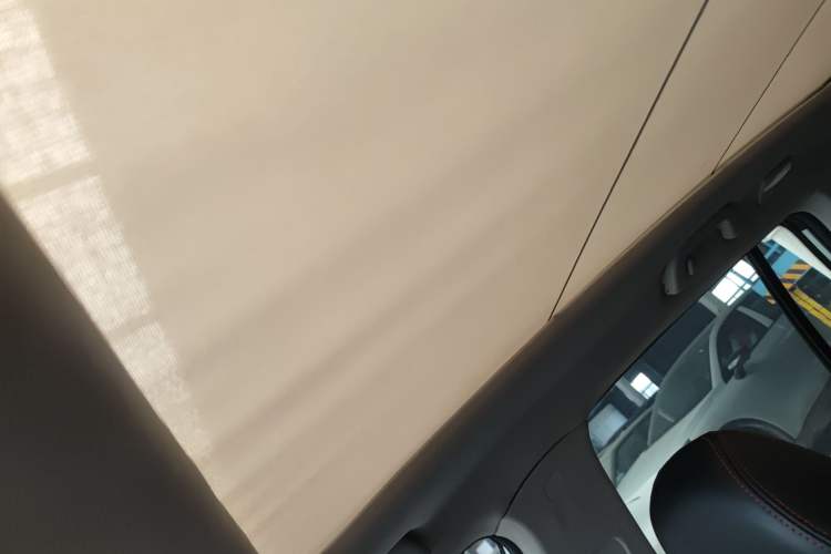Used Zotye Domy X5 2015 1.5T Manual Luxury Version China IV Standard Headliner