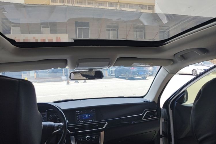 Used Zotye Domy X5 2015 1.5T CVT ZhiXian Trim China V Standard Headliner