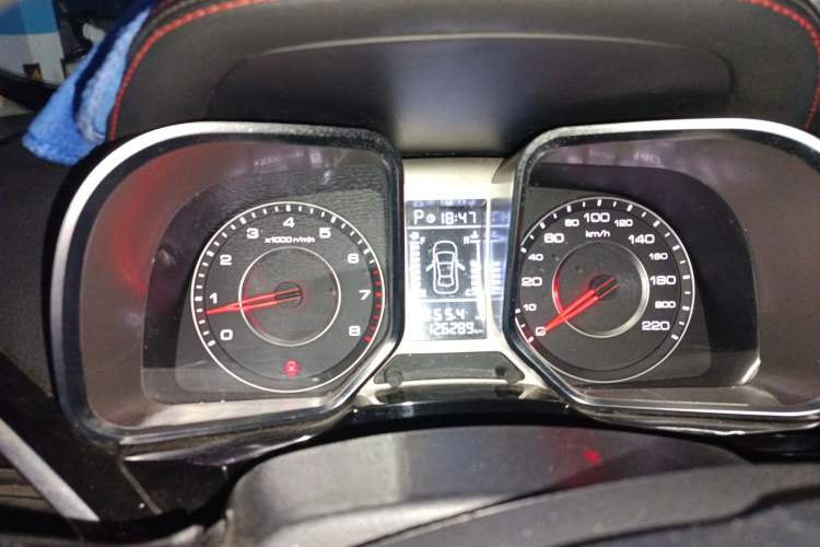 Used Zotye Domy X5 2015 1.5T CVT ZhiXian Trim China V Standard Instrument Cluster