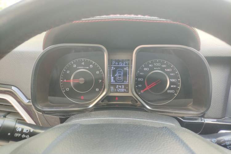 Used Zotye Domy X5 2015 1.5T CVT ZHANG GUI Model China V Standard Instrument Cluster
