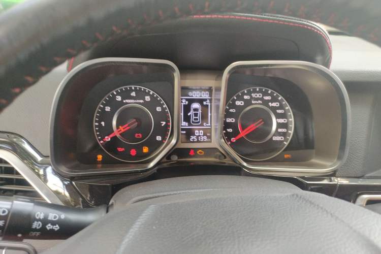 Used Zotye Domy X5 2015 1.5T Manual Luxury Version China IV Standard Instrument Cluster