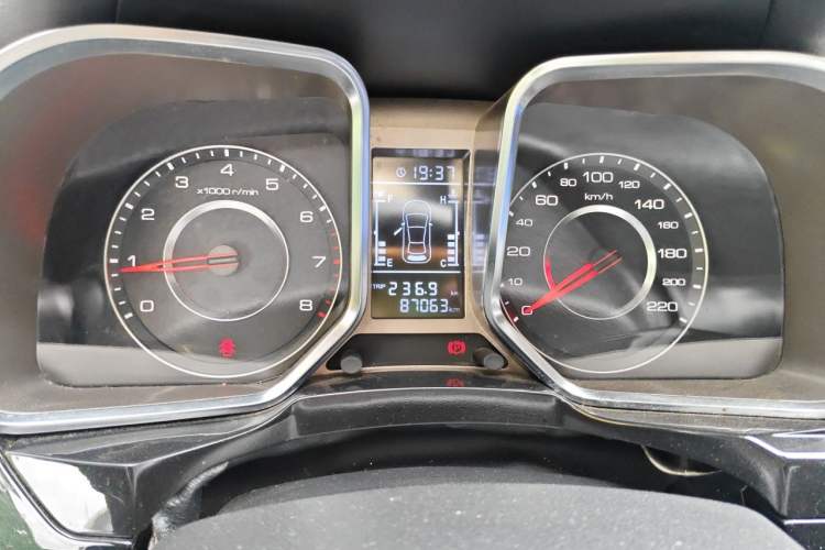 Used Zotye Domy X5 2015 1.5T Manual Luxury Version China IV Standard Instrument Cluster