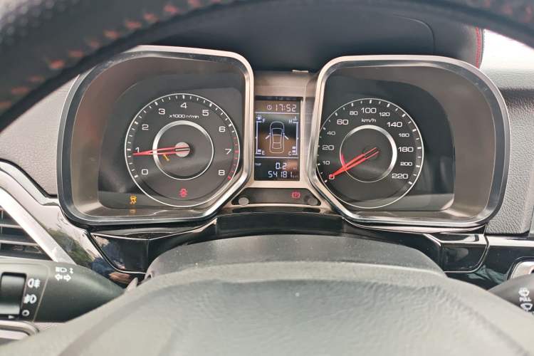 Used Zotye Domy X5 2015 1.5T Manual Luxury Version China IV Standard Instrument Cluster