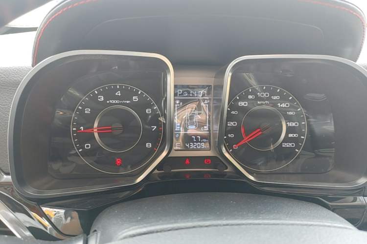 Used Zotye Domy X5 2015 1.5T CVT ZhiXian Trim China V Standard Instrument Cluster