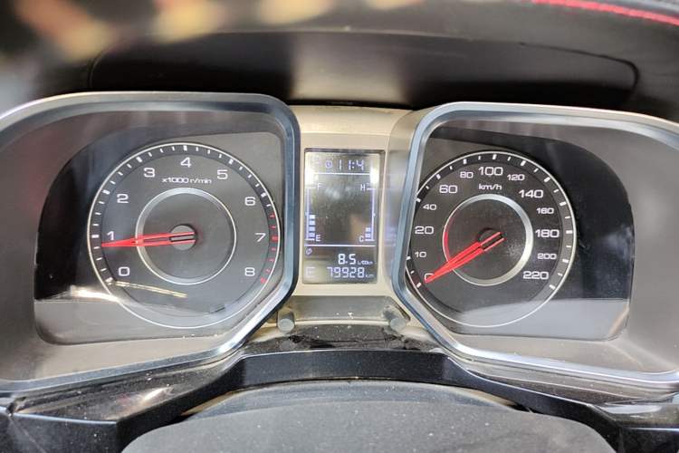 Used Zotye Domy X5 2015 1.5T CVT ZhiXian Model China IV Standard Instrument Cluster
