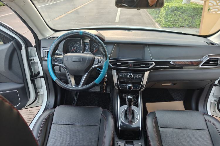 Used Zotye Domy X5 2015 1.5T CVT Landlord Edition China V Standard Interior 1