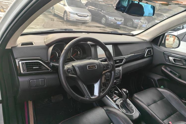 Used Zotye Domy X5 2015 1.5T CVT ZhiXian Model China IV Standard Interior 1