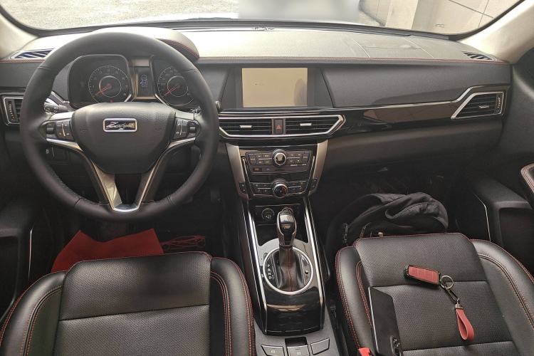 Used Zotye Domy X5 2015 1.5T CVT ZhiXian Model China IV Standard Interior 2