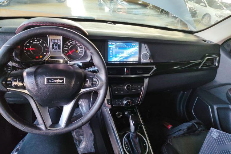 Used Zotye Domy X5 2015 1.5T CVT Landlord Model China IV Standard Interior 2