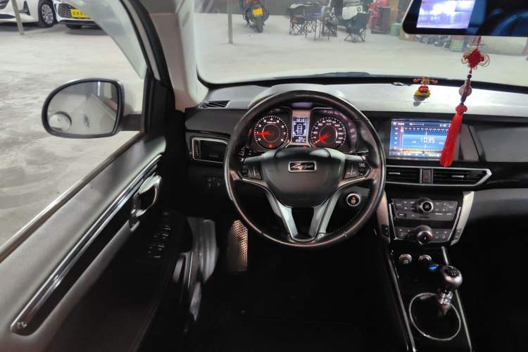 Used Zotye Domy X5 2015 1.5T Manual Luxury Model China V Standard Interior 2