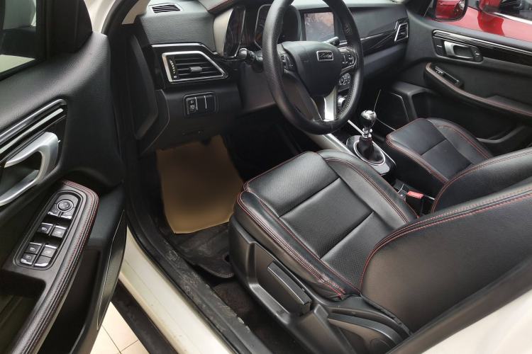 Used Zotye Domy X5 2015 1.5T Manual Luxury Version China IV Standard Interior 2