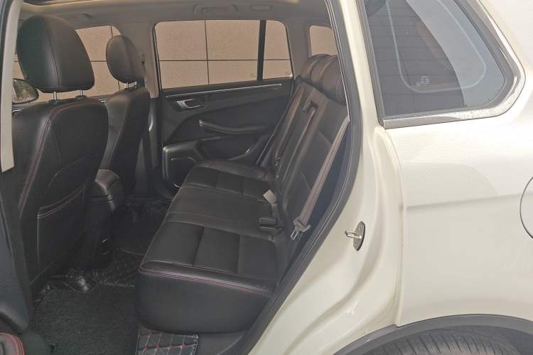 Used Zotye Domy X5 2015 1.5T CVT ZhiXian Model China IV Standard Interior 4
