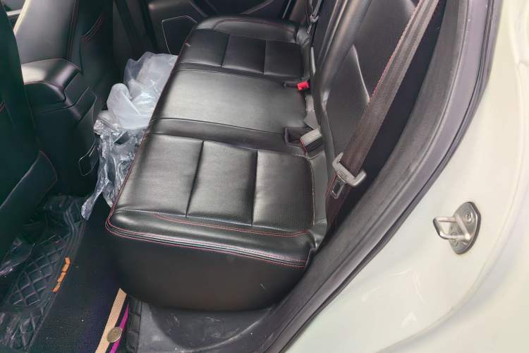 Used Zotye Domy X5 2015 1.5T CVT ZhiXian Model China IV Standard Interior 4