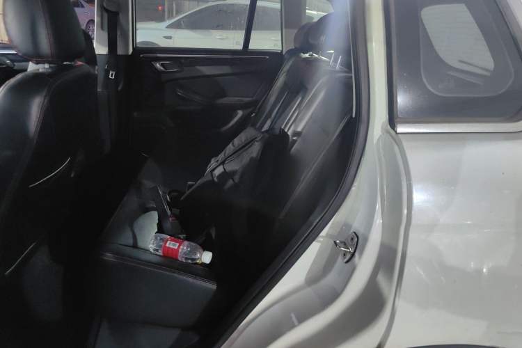 Used Zotye Domy X5 2015 1.5T Manual Luxury Model China V Standard Interior 4