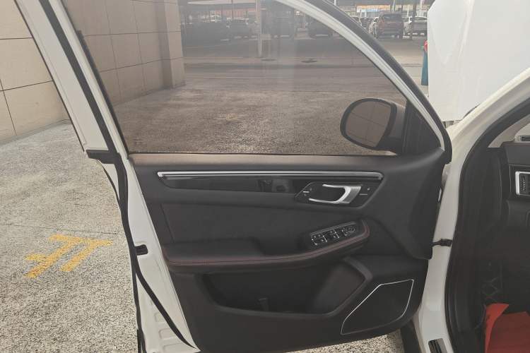 Used Zotye Domy X5 2015 1.5T CVT ZhiXian Model China IV Standard Interior 7