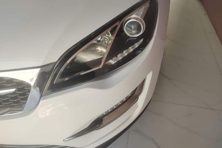 Used Zotye Domy X5 2015 1.5T CVT ZhiXian Model China IV Standard Left Front Headlight