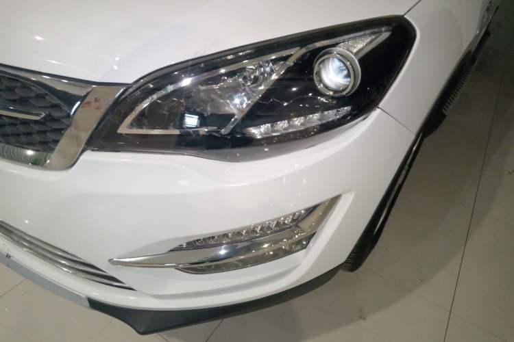Used Zotye Domy X5 2015 1.5T CVT ZhiXian Trim China V Standard Left Front Headlight