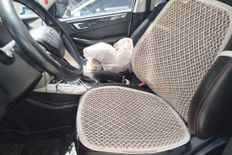 Used Zotye Domy X5 2015 1.5T CVT ZhiXian Trim China V Standard Left Front Seat