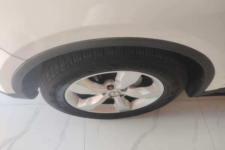 Used Zotye Domy X5 2015 1.5T CVT ZhiXian Model China IV Standard Left Front Wheel Hub