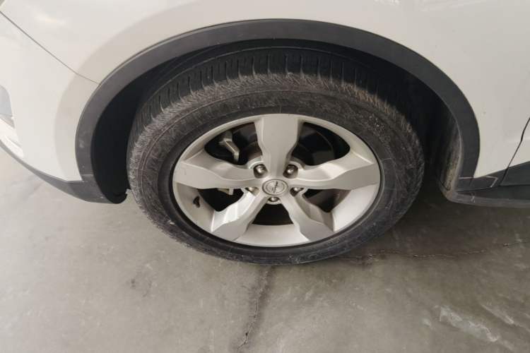 Used Zotye Domy X5 2015 1.5T CVT ZhiXian Trim China V Standard Left Front Wheel Hub