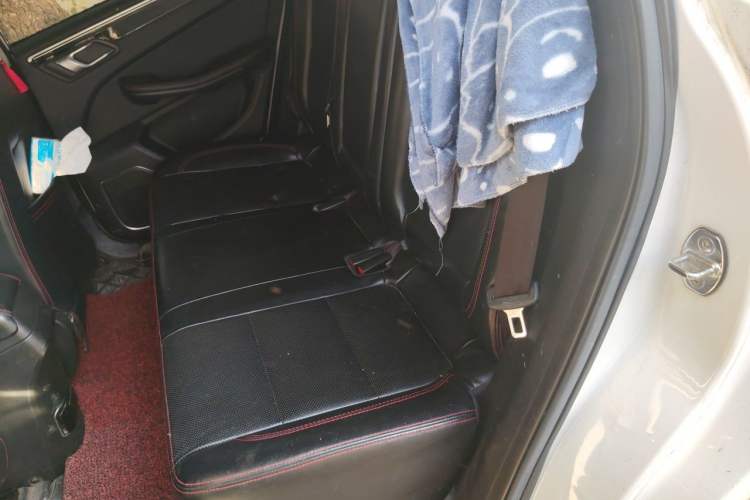 Used Zotye Domy X5 2015 1.5T Manual Luxury Version China IV Standard Left Rear Seat
