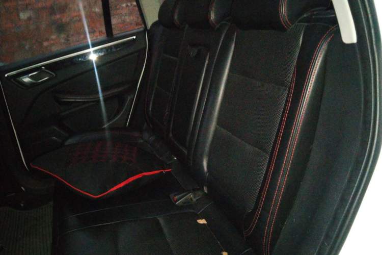 Used Zotye Domy X5 2015 1.5T Manual Luxury Version China IV Standard Left Rear Seat