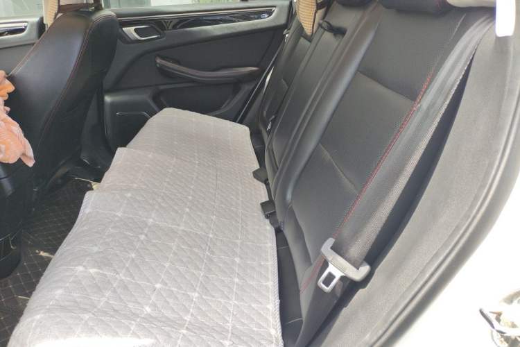 Used Zotye Domy X5 2015 1.5T CVT ZhiXian Model China IV Standard Left Rear Seat