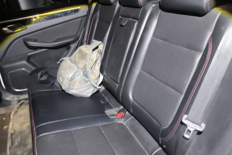 Used Zotye Domy X5 2015 1.5T Manual Luxury Version China IV Standard Left Rear Seat