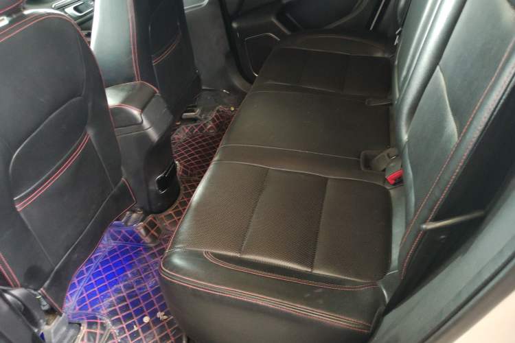 Used Zotye Domy X5 2015 1.5T Manual Luxury Version China IV Standard Left Rear Seat