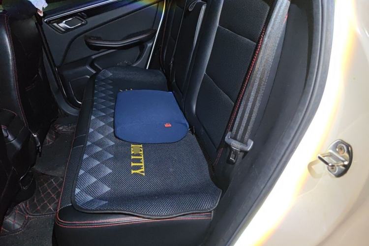 Used Zotye Domy X5 2015 1.5T CVT ZhiXian Model China IV Standard Left Rear Seat